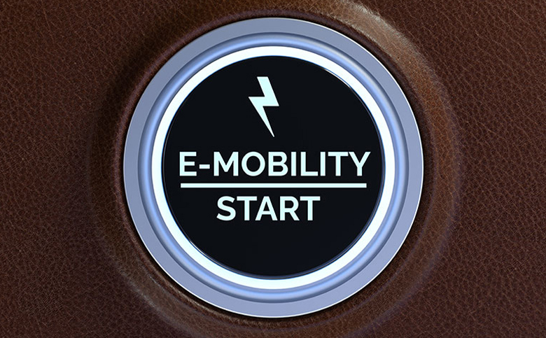 Startknopf mit Aufschrift E-Mobility Start